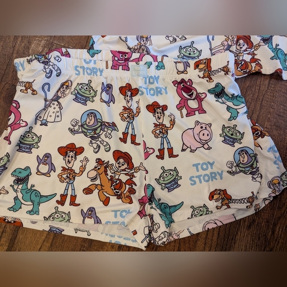 Disney Pixar Toy Story Women's Sleepwear Set Size 2X 18/20 - Picture 4 of 9